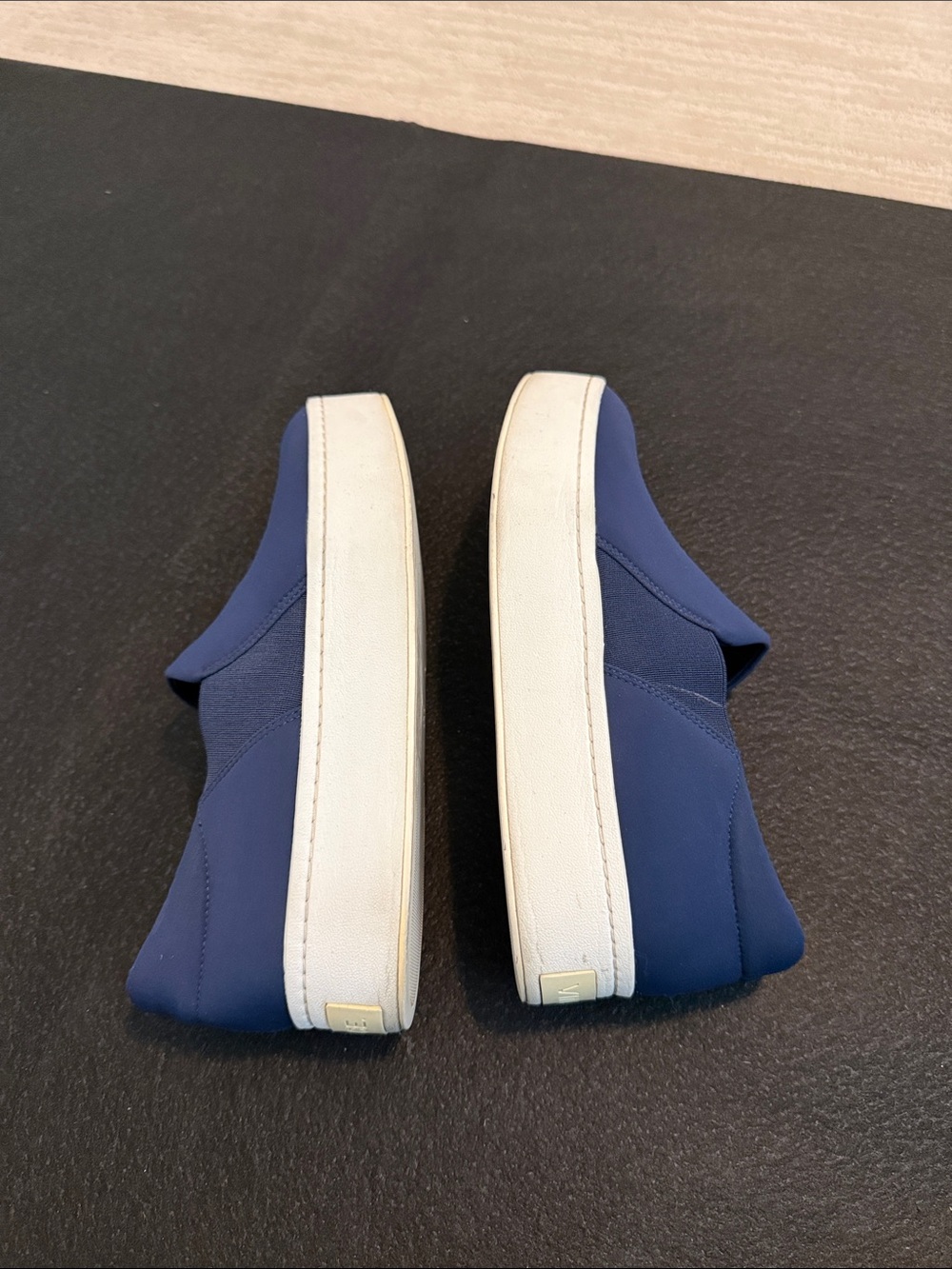 Vince Sneakers - Picture 2 of 3